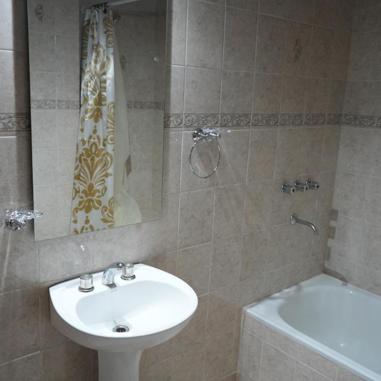 Olimpo Aparthotel - One-Bedroom Standard Apartment - 4