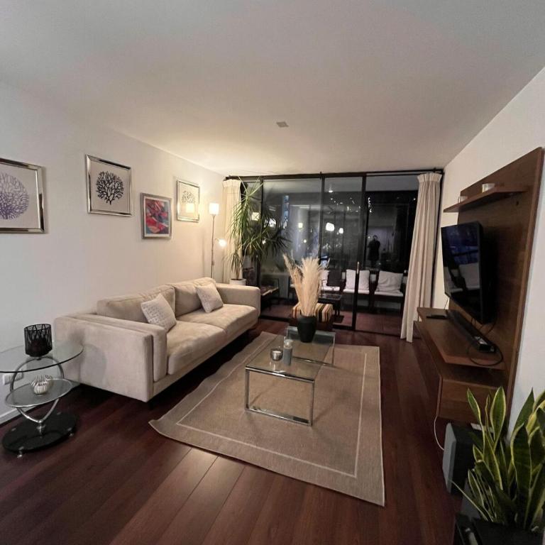 Top location and full comfort - Apartamento de 3 dormitorios con balcón - 1