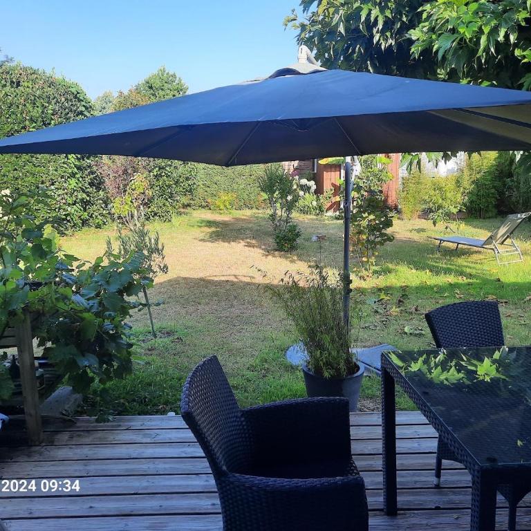 VILLA DE PLAIN PIED ET STUDIO CLIMATISES, AU CALME, 6 PERSONNES MAXIMUM A 7mn DU GOLF ET DE LA PLAGE - Villa - 12