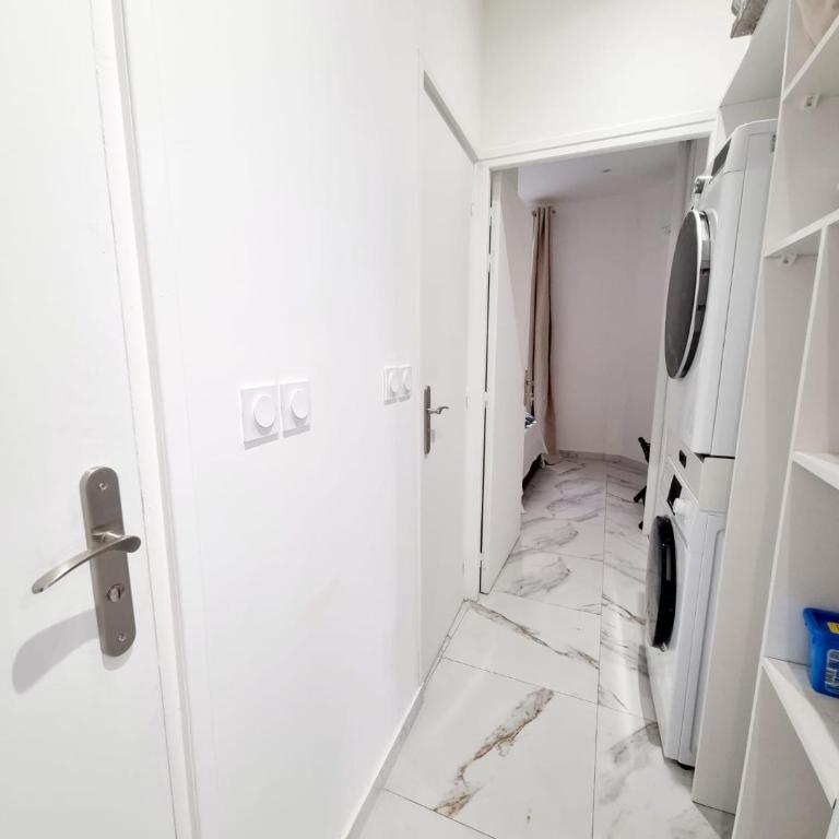 Spacious Family Apartment Near Sea - Nice - Appartement 3 Chambres - 14
