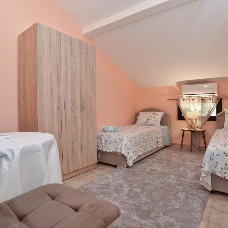 Vila Apartments Lidija - Twin Room with Garden View - 1