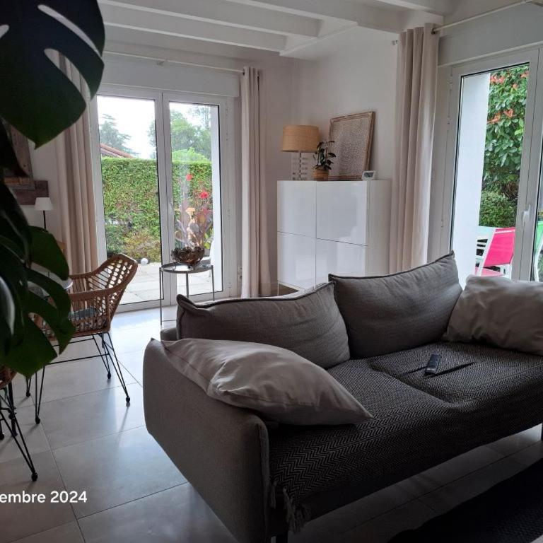 VILLA DE PLAIN PIED ET STUDIO CLIMATISES, AU CALME, 6 PERSONNES MAXIMUM A 7mn DU GOLF ET DE LA PLAGE - Villa - 5