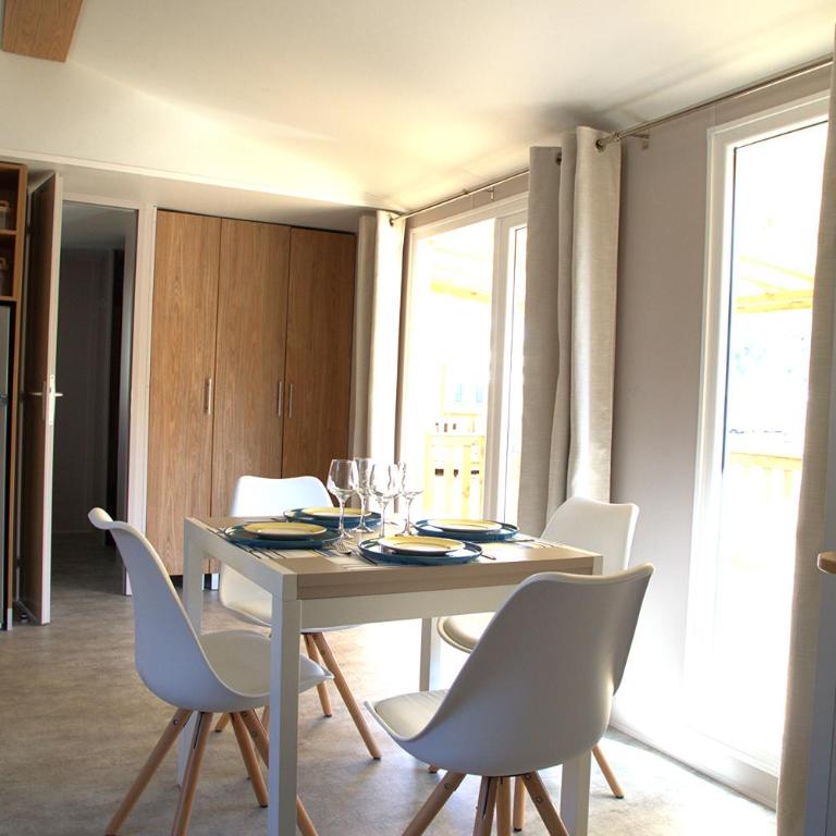 Bungalow neuf 40 m2 tout confort avec piscine proche des plages et lac - Chalet 3 Chambres - 4
