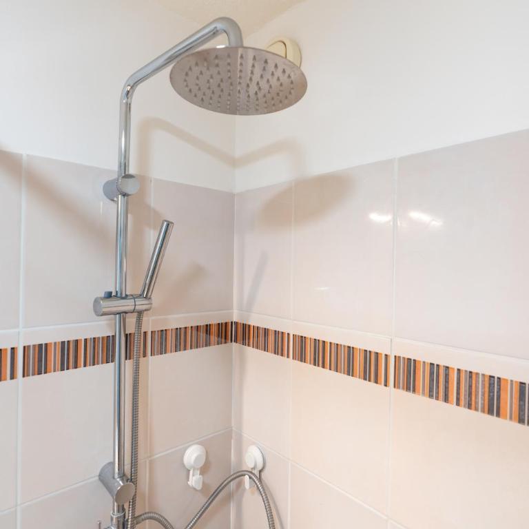 Corniche Azur YourHostHelper - Two-Bedroom Apartment - 7