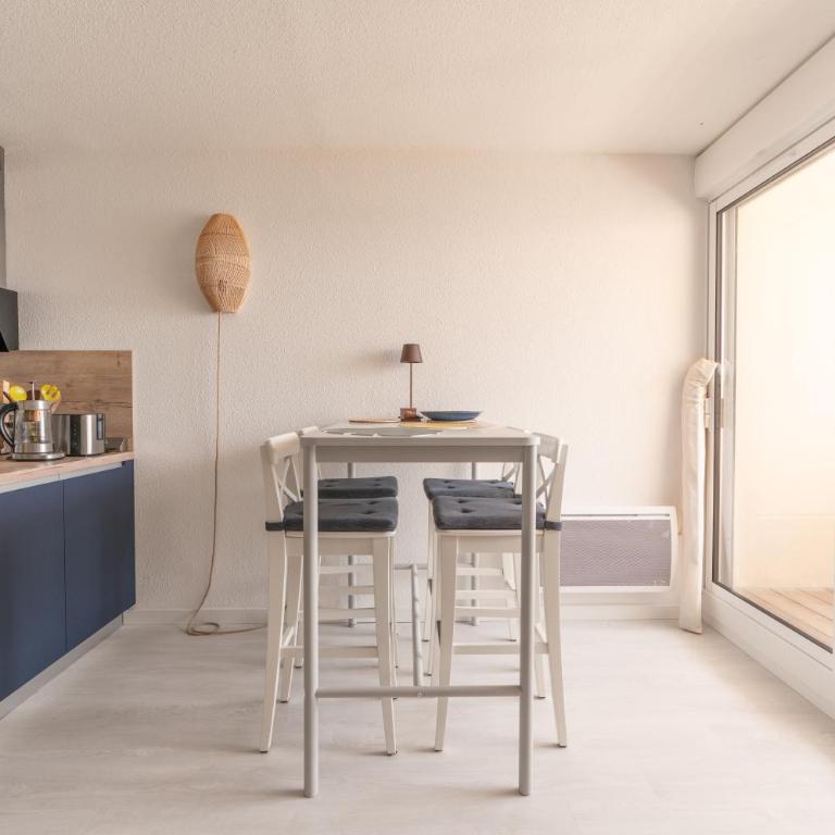 Corniche Azur YourHostHelper - Two-Bedroom Apartment - 2