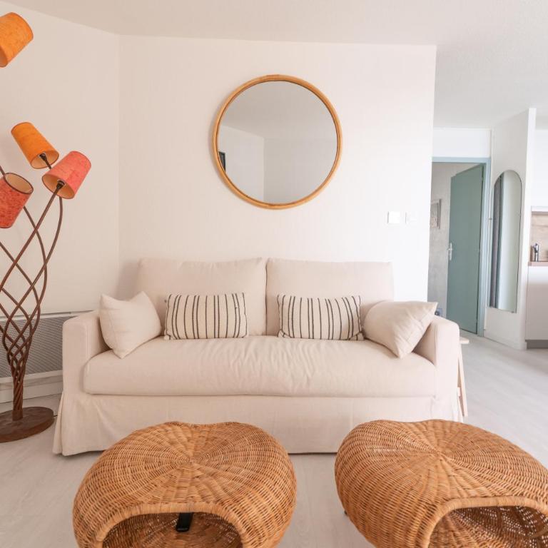 Corniche Azur YourHostHelper - Two-Bedroom Apartment - 17