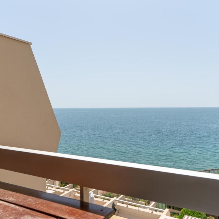 Corniche Azur YourHostHelper - Two-Bedroom Apartment - 21