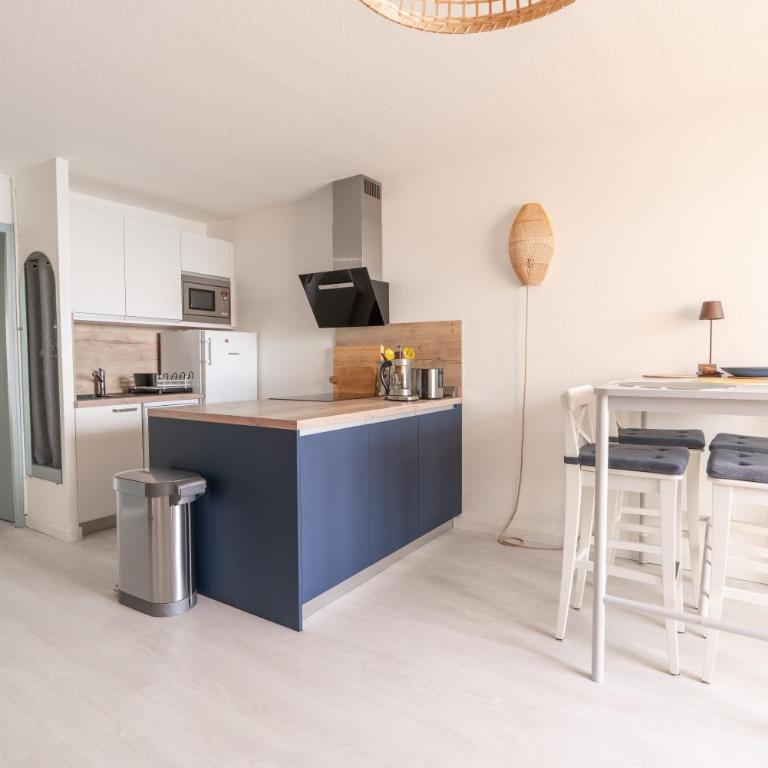Corniche Azur YourHostHelper - Two-Bedroom Apartment - 26