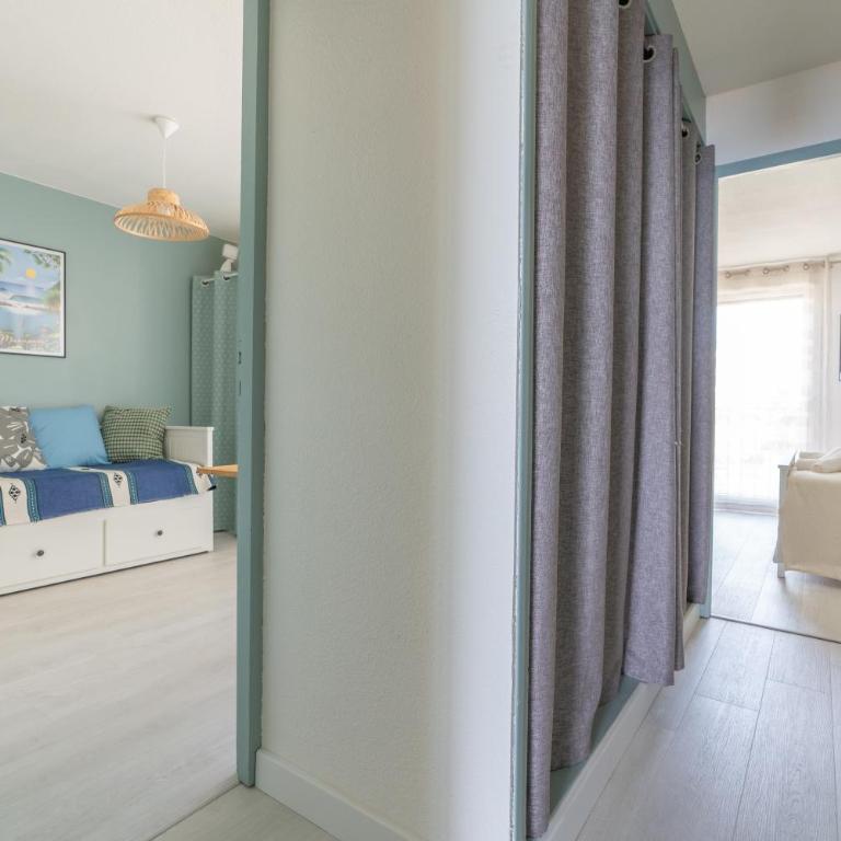 Corniche Azur YourHostHelper - Two-Bedroom Apartment - 24