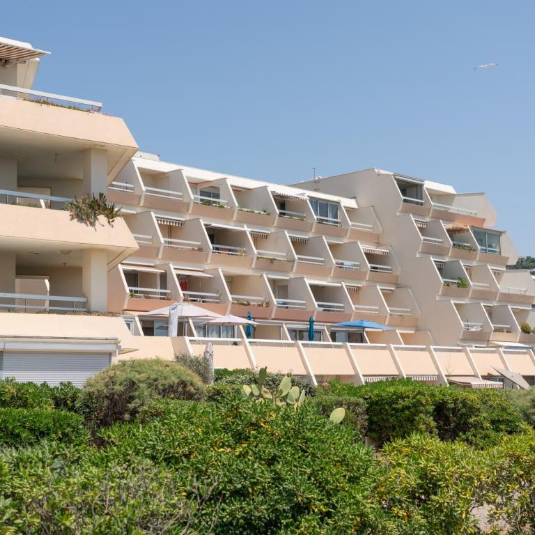 Corniche Azur YourHostHelper - Two-Bedroom Apartment - 51
