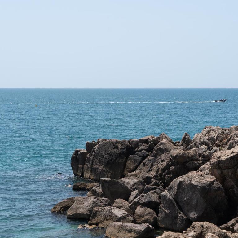 Corniche Azur YourHostHelper - Two-Bedroom Apartment - 45