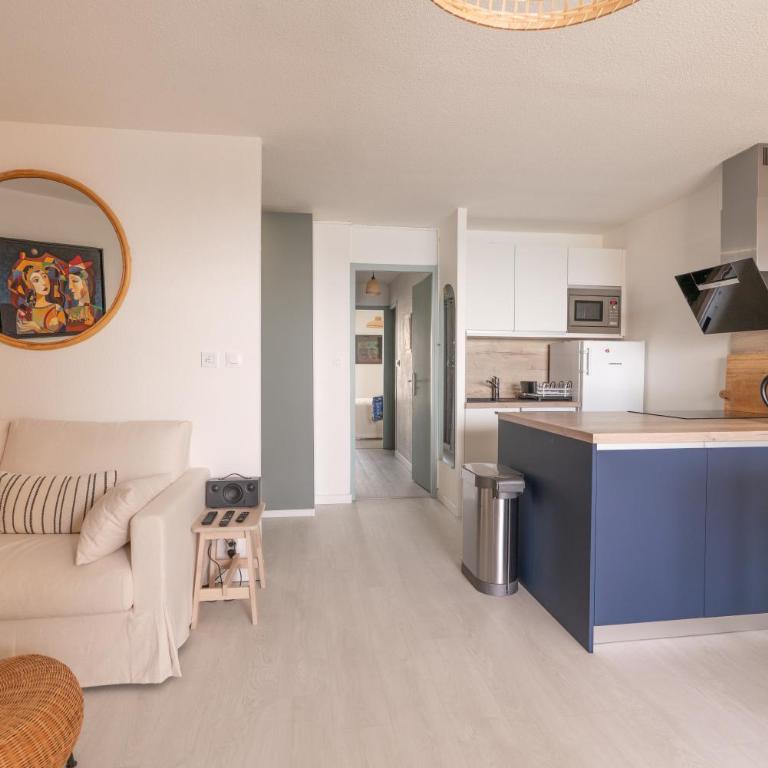 Corniche Azur YourHostHelper - Two-Bedroom Apartment - 38