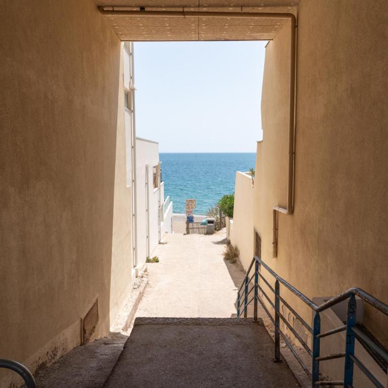 Corniche Azur YourHostHelper - Two-Bedroom Apartment - 56