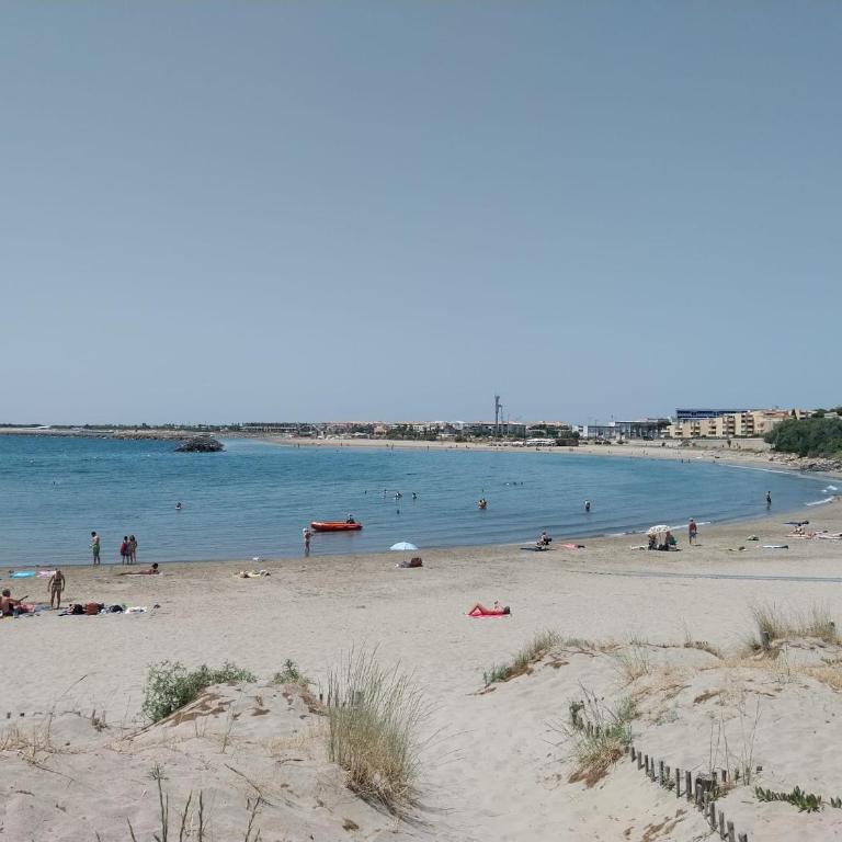 Corniche Azur YourHostHelper - Two-Bedroom Apartment - 58
