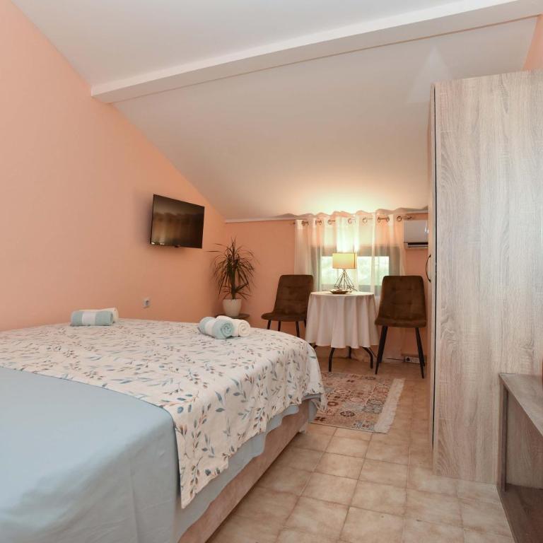 Vila Apartments Lidija - Double Room with Garden View - 1