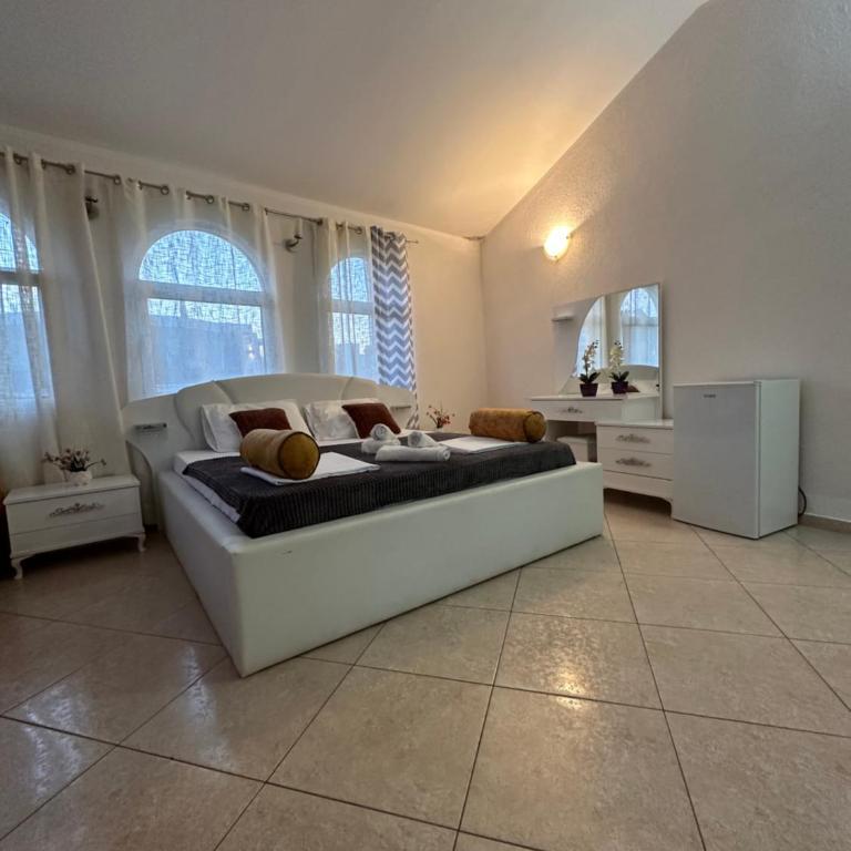 Apartments Solmira - Family Room - 8