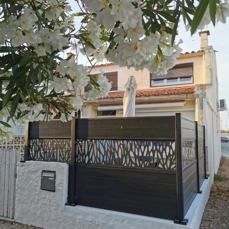 Pavillon T3 proche de la plage TERRASSE GARAGE PARKING - Maison 2 Chambres - 1