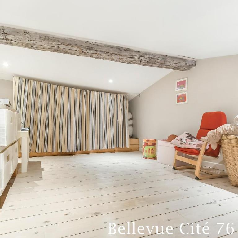 Les Bellevue Cité Trivalle "3 Apartments, 1 with Terrace & Private Parking, Aircon, WiFi, 500m from Cité, free public car park 200m" - Ferienhaus - 33
