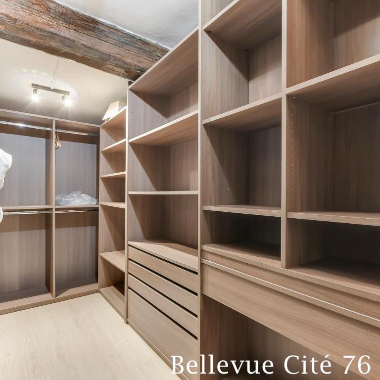 Les Bellevue Cité Trivalle "3 Apartments, 1 with Terrace & Private Parking, Aircon, WiFi, 500m from Cité, free public car park 200m" - Ferienhaus - 45