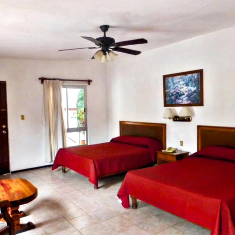 Hotel Bajo el Volcan - Habitación con 2 camas grandes - 4
