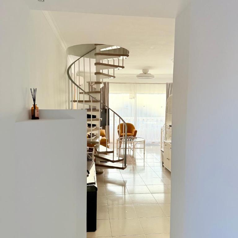 Sunny penthouse in Golf del Sur - Apartamento de 1 dormitorio con vistas a la piscina - 3