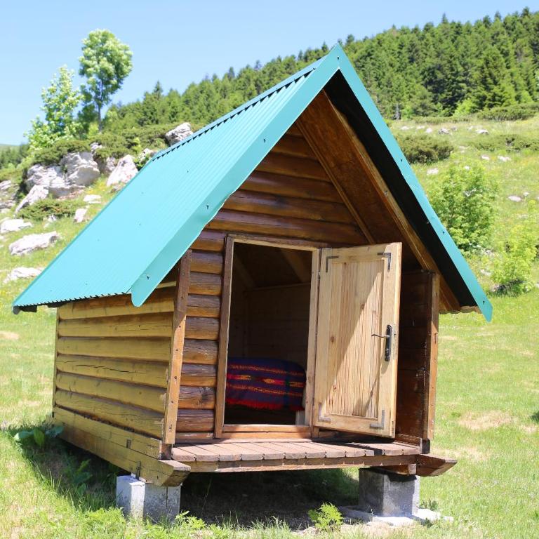Hacijenda Bogavac, Dolovi Lalevica - Brvnara sa 1 Spavaćom Sobom - 2
