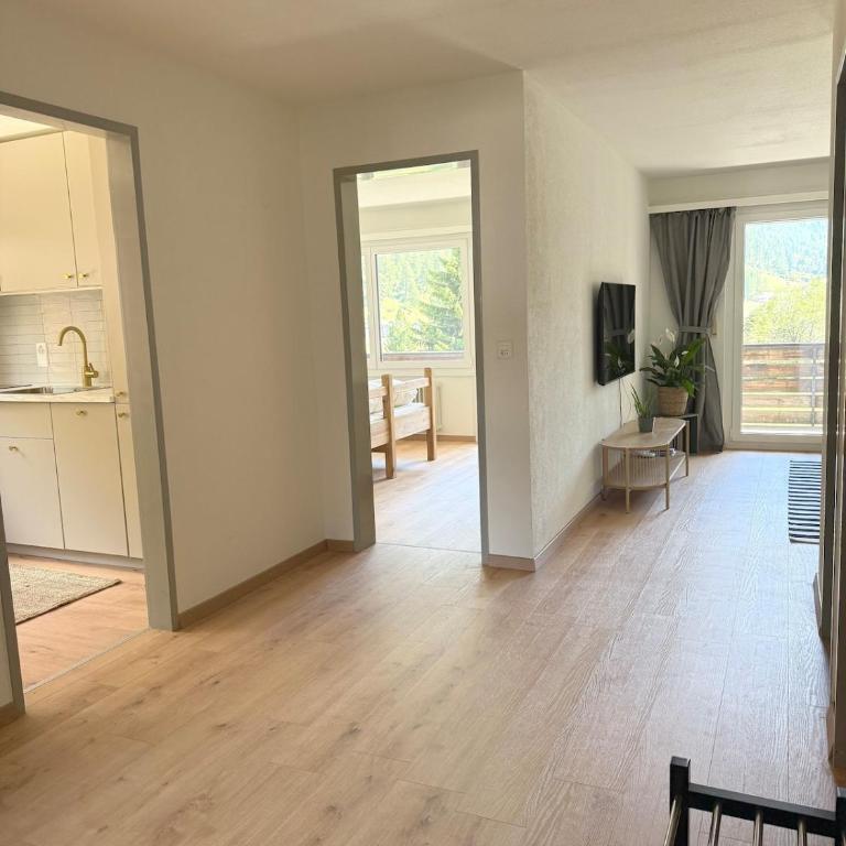 Gorgeous Modern Mountain View Flat in Täsch with free parking - Apartment mit 2 Schlafzimmern und Bergblick - 26