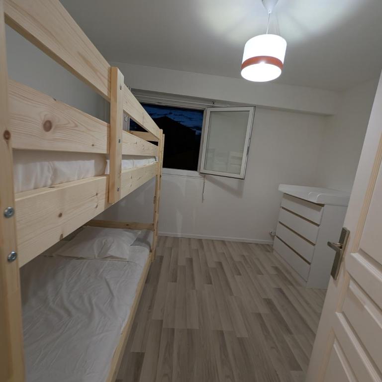 3 pièces proche gare - clim, accès plage à pied - Apartamento de 2 dormitorios - 16