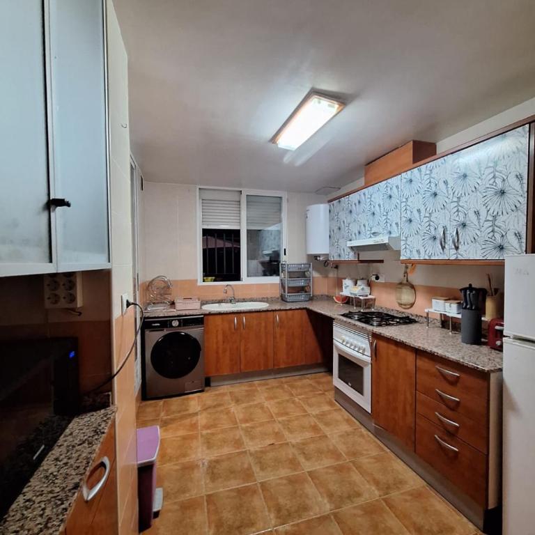 Townhouse with pool next to the City of Arts - Three-Bedroom House - 1