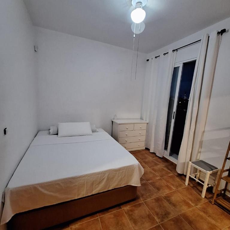 Townhouse with pool next to the City of Arts - Three-Bedroom House - 2