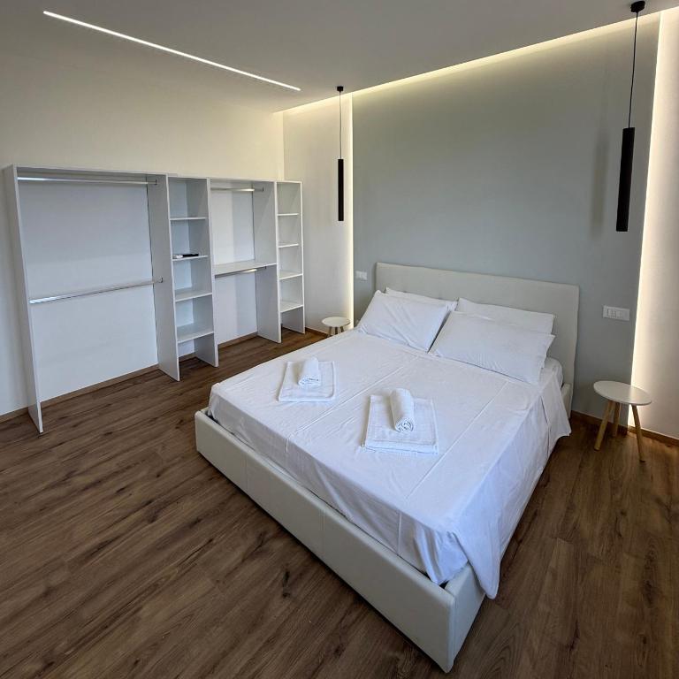 Mira Lago Loft - Two-Bedroom Apartment - 27