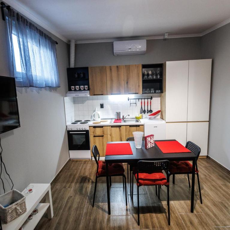 Apartman83 - One-Bedroom Apartment - 3