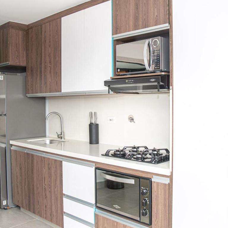 Ginebra central laureles estadio - Three-Bedroom Apartment - 9