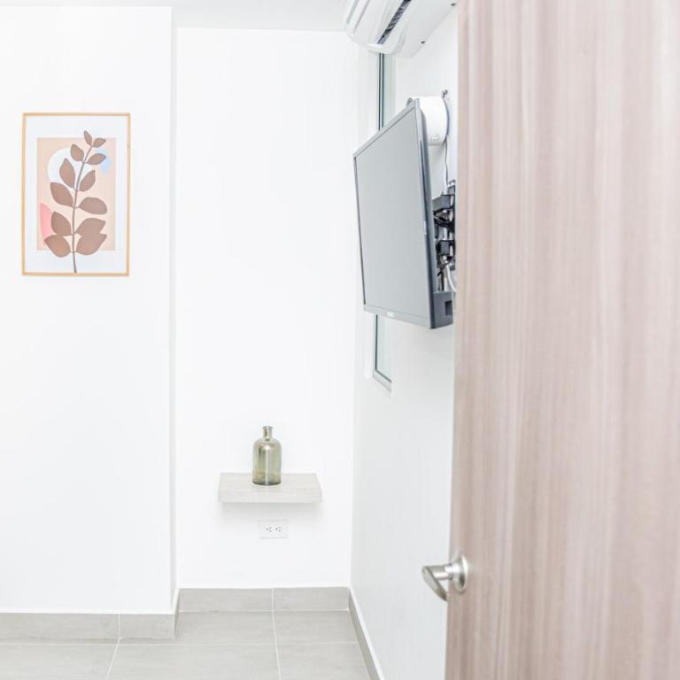 Ginebra central laureles estadio - Three-Bedroom Apartment - 16