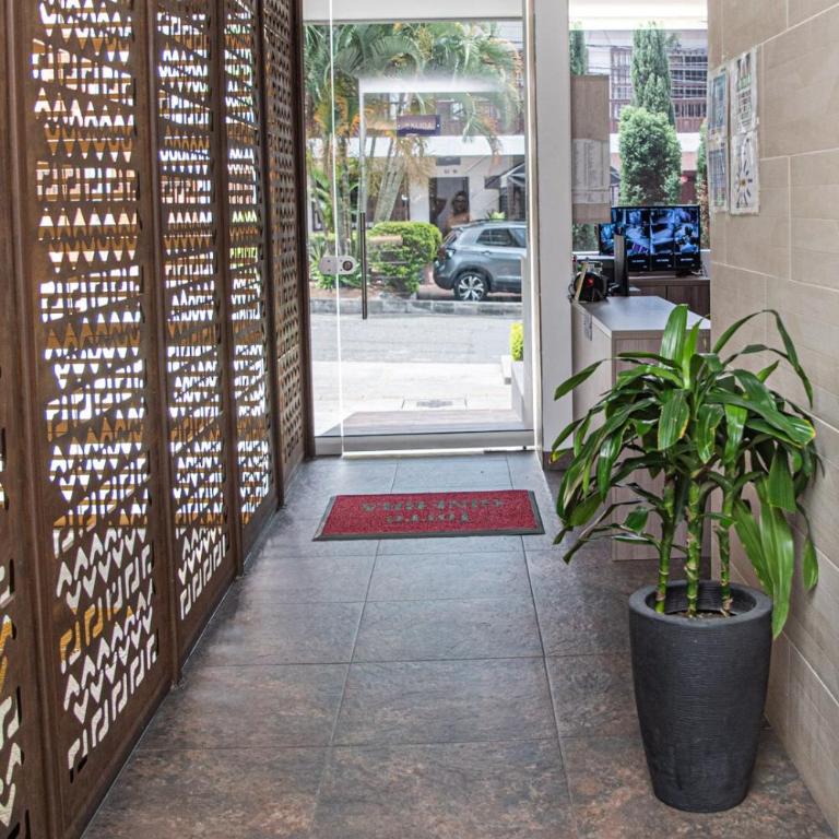 Ginebra central laureles estadio - Three-Bedroom Apartment - 17