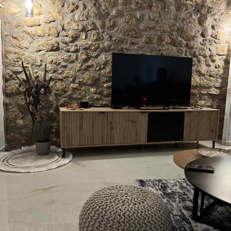 Historic Old Town Apartment Mona Best Location Mostar - One-Bedroom Apartment - 2