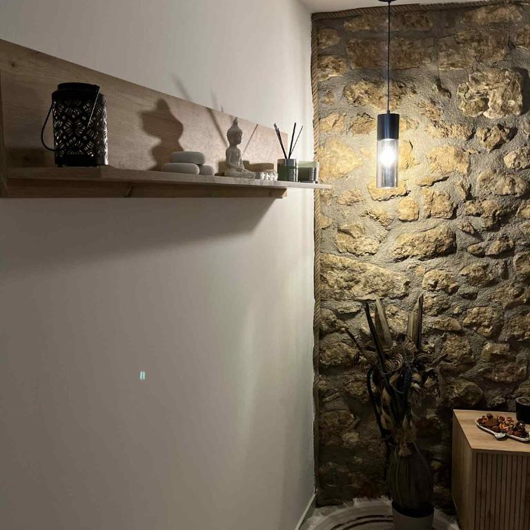 Historic Old Town Apartment Mona Best Location Mostar - One-Bedroom Apartment - 8