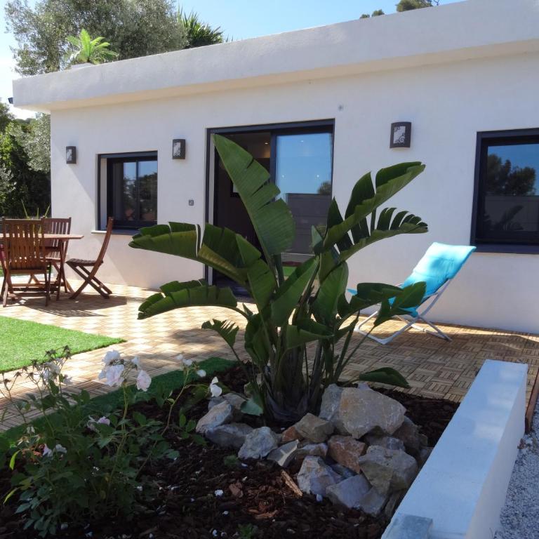 La VILLA SANARY Coeur de Portissol - Parking privé- Prise recharge voiture - Villa 2 Chambres - 3