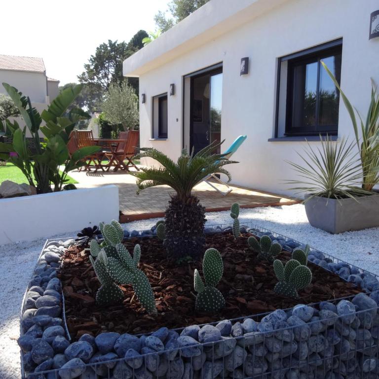 La VILLA SANARY Coeur de Portissol - Parking privé- Prise recharge voiture - Villa 2 Chambres - 22