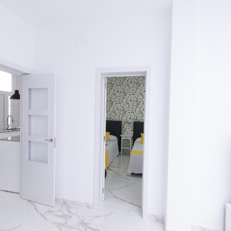 Home in Las Palmas near Las Canteras Beach - Casa Vacacional de 3 dormitorios - 7