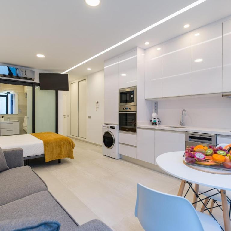 Studio by Las Canteras Beach, Gran Canaria - Apartment - 3