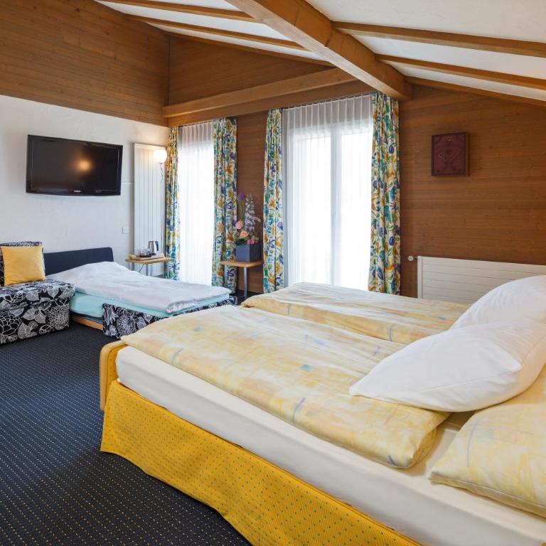 Stella Swiss Quality Hotel - Standard Quadruple Room - 2