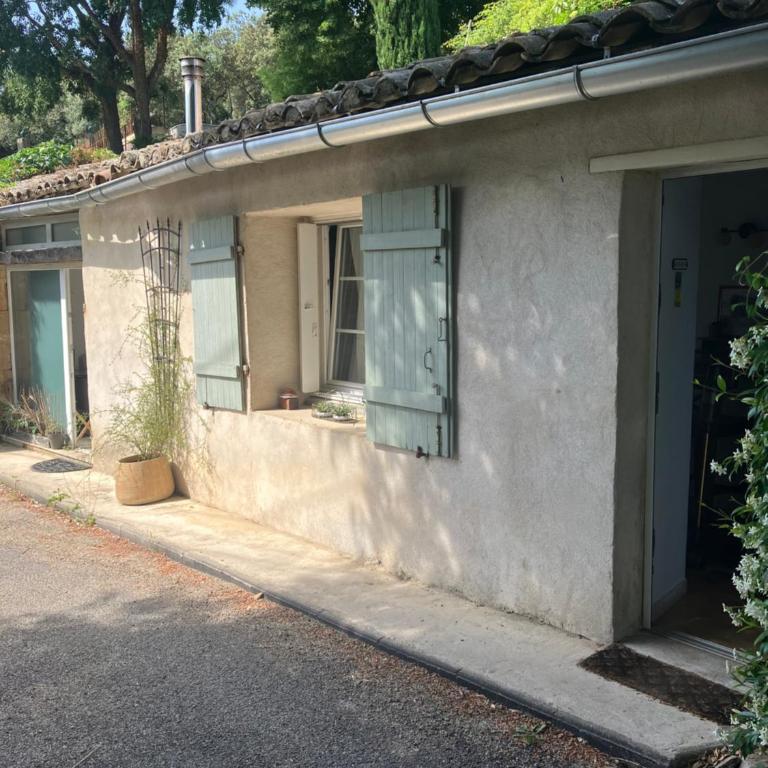 Chambre indépendante au Joli Mazet à Nîmes idéalement situé entre la garrigue et la ville - Chambre Lit Queen-Size Deluxe - 20