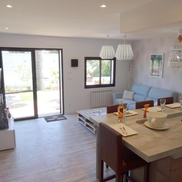 La VILLA SANARY Coeur de Portissol - Parking privé- Prise recharge voiture - Villa 2 Chambres - 21