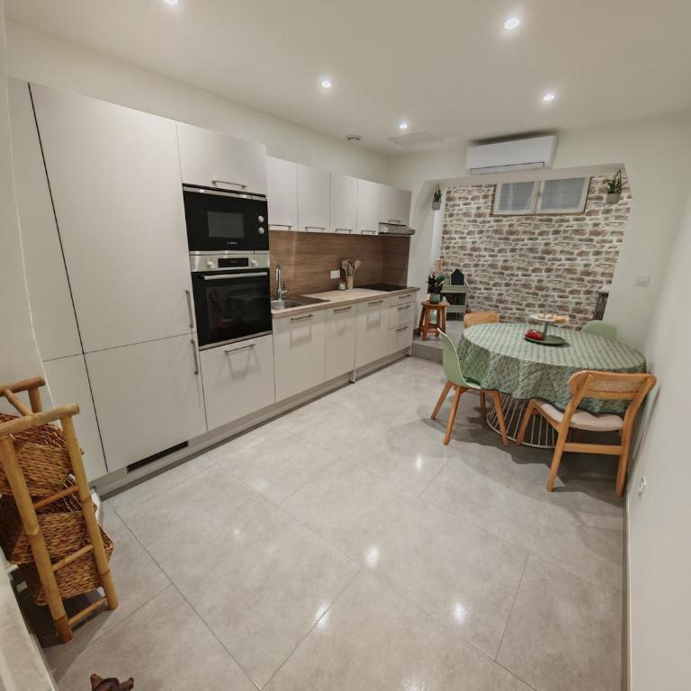 Maison familiale avec Jacuzzi - Maison 3 Chambres - 22