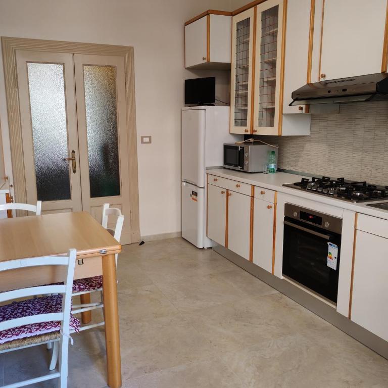 Nonni's Home - Two-Bedroom Apartment - 4