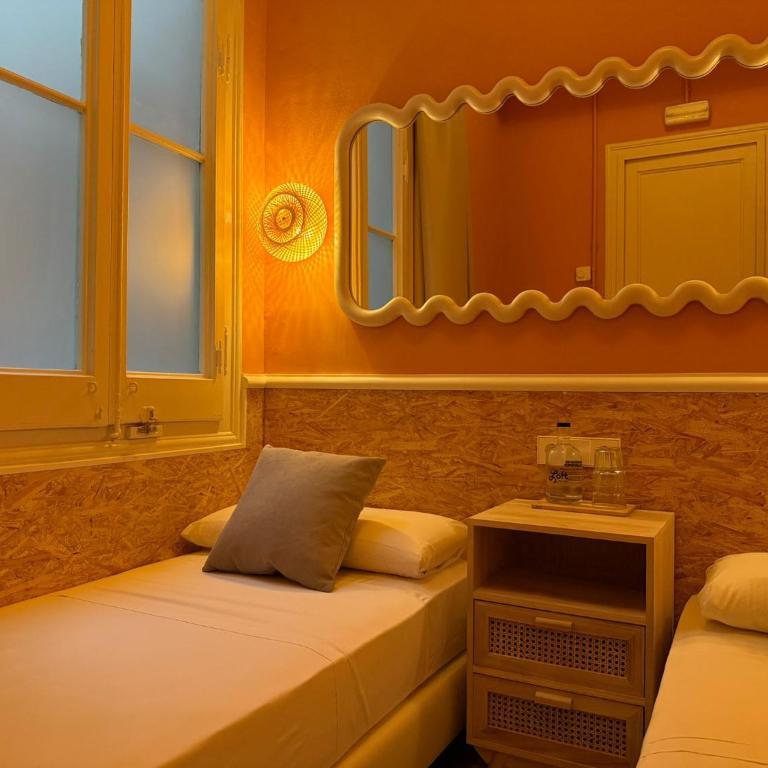 The Loft House Barcelona - Double Room with Shared Bathroom - 2