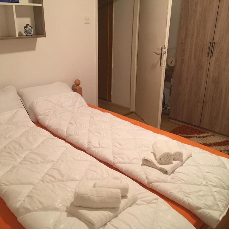 ZiiNa Skyline Apartment - Two-Bedroom Apartment - 5