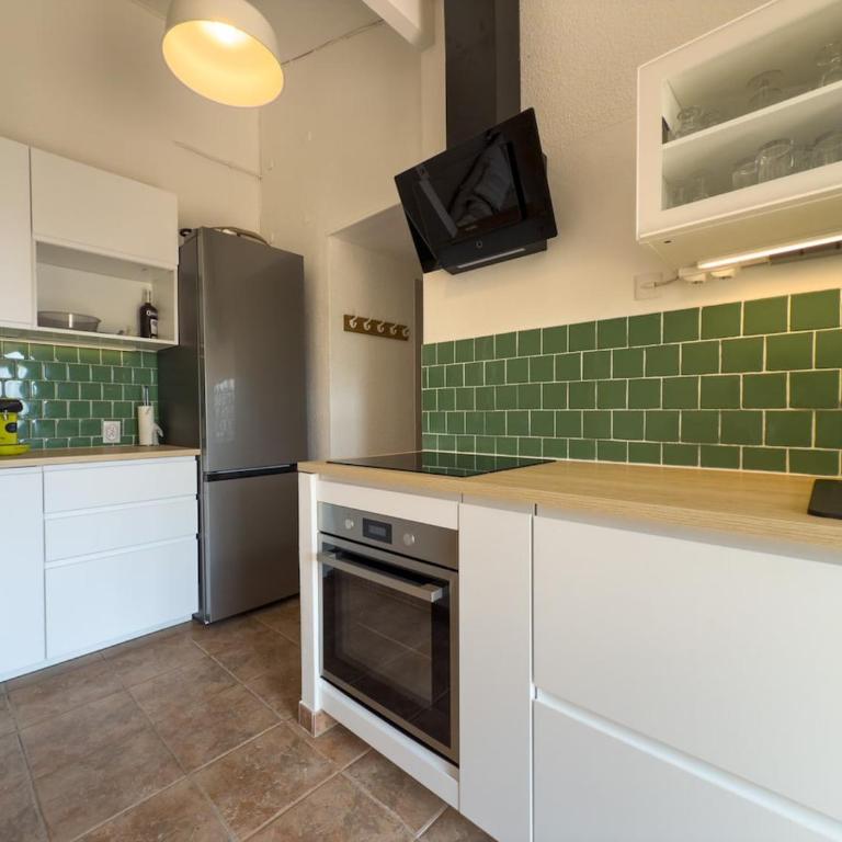 L'Inoubliable, Mazet climatisé pour 8 personnes avec tennis et piscine collective à Valcros, La Londes-Les-Maures - Two-Bedroom House - 12