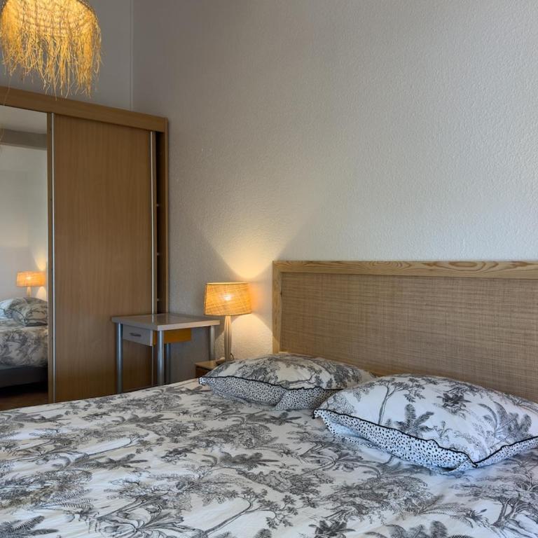 L'Inoubliable, Mazet climatisé pour 8 personnes avec tennis et piscine collective à Valcros, La Londes-Les-Maures - Two-Bedroom House - 20